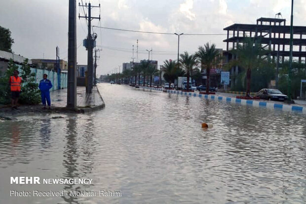 آب‌گرفتگی منازل در شهر سیریک