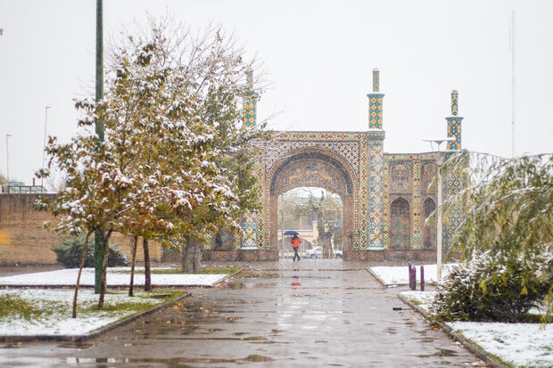 Autumn snow whitens Qazvin
