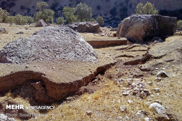 فرونشست زمین در کوهدشت - لرستان