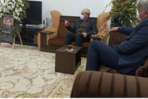 دلجویی نماینده ایلام از خانواده خبرنگار فقید پژمان مهدوی فر دلجویی نماینده ایلام از خانواده خبرنگار فقید پژمان مهدوی فر