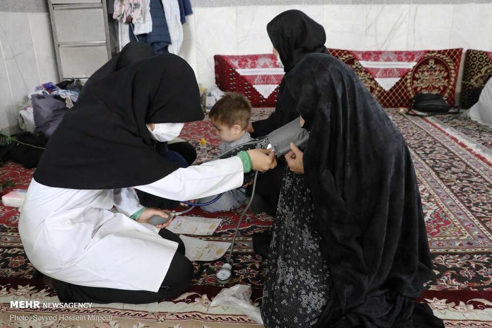 حضور ۵١ تیم سلامت محور در مناطق محروم استان فارس
