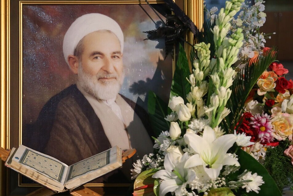 آیت الله یزدی عالِمی زمان شناس و نقش آفرین بود آیت الله یزدی عالِمی زمان شناس و نقش آفرین بود