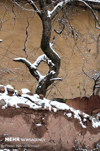 Autumn snow falls in Veresk, north Iran