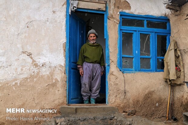 Autumn snow falls in Veresk, north Iran