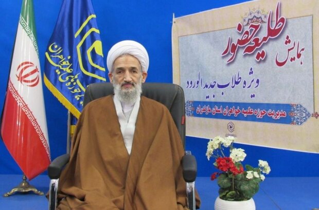 طلاب زهد و وارستگی را تمرین کنند
