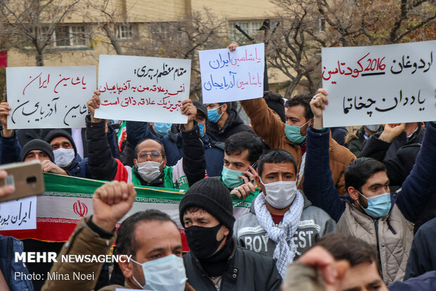 People gather in front of Turkish Consulate in Tabriz 