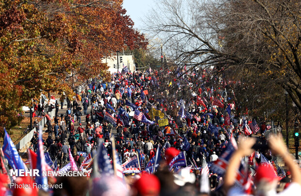  Trump supporters, opponents engage in violent clash 