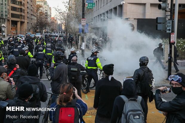  Trump supporters, opponents engage in violent clash 