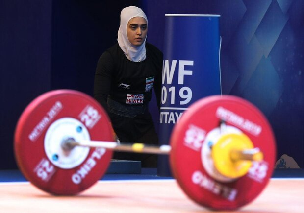 Iranian girls at intl. weightlifting c'ships for 1st time