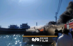 VIDEO: 3 fishing vessels go on fire in SE Iran