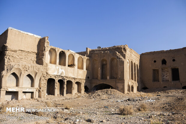 عدم رسیدگی  به بافت تاریخی شهر سمنان و تخریب خانه ها