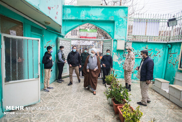 بازدید آیت الله عابدینی از قرارگاه جهادی حضرت زینب (س)