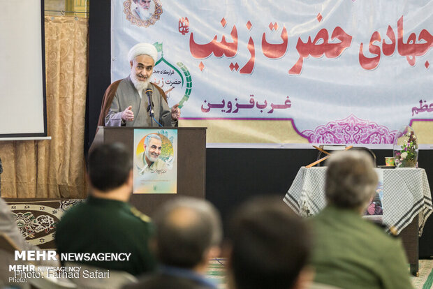 بازدید آیت الله عابدینی از قرارگاه جهادی حضرت زینب (س)