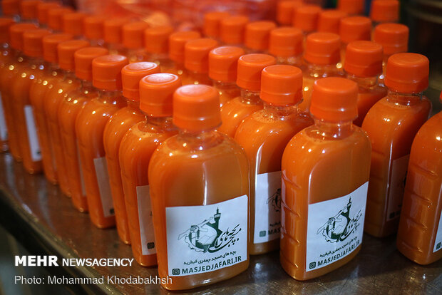 Producing carrot juice for COVID-19 patients in Tehran