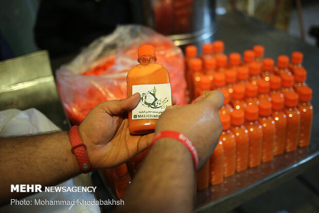 Producing carrot juice for COVID-19 patients in Tehran