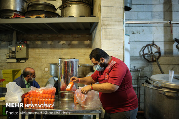 Producing carrot juice for COVID-19 patients in Tehran