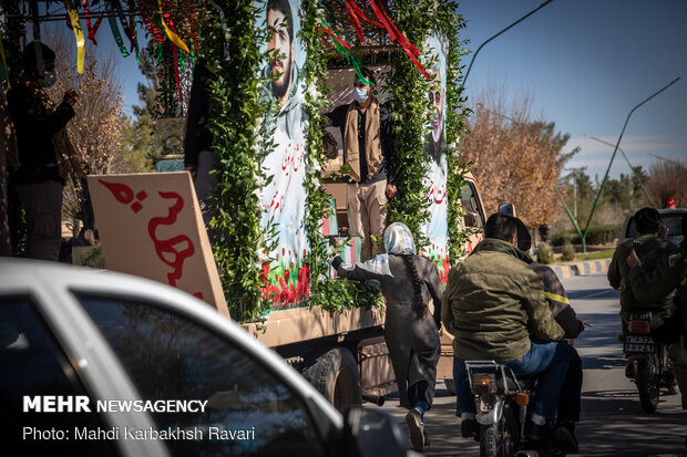 پیکر ۷ شهید گمنام وارد فرودگاه کرمان شد