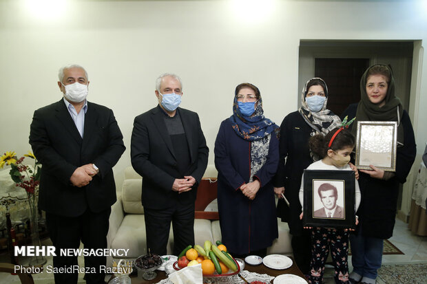 دیدار ریس بنیاد شهید و امور ایثارگران با خانواده شهدای ارامنه