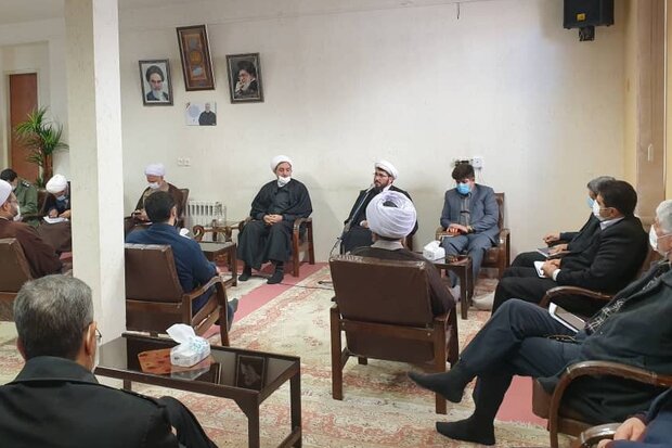 مبارزه آگاهانه با فتنه و فتنهگران در اولویت قرار گیرد مبارزه آگاهانه با فتنه و فتنهگران در اولویت قرار گیرد