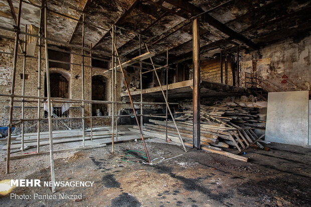 وضعیت میدان تاریخی حسن آباد پس از آتش سوزی