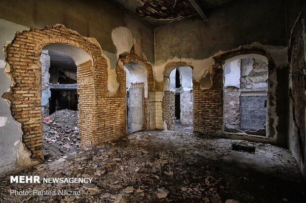 وضعیت میدان تاریخی حسن آباد پس از آتش سوزی