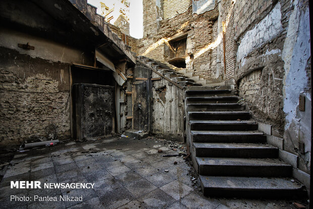 وضعیت میدان تاریخی حسن آباد پس از آتش سوزی