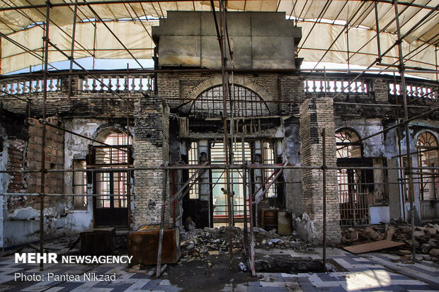 وضعیت میدان تاریخی حسن آباد پس از آتش سوزی