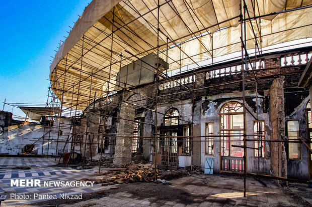 وضعیت میدان تاریخی حسن آباد پس از آتش سوزی