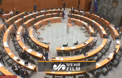 Slovenya meclisindeki deprem anından görüntüler
