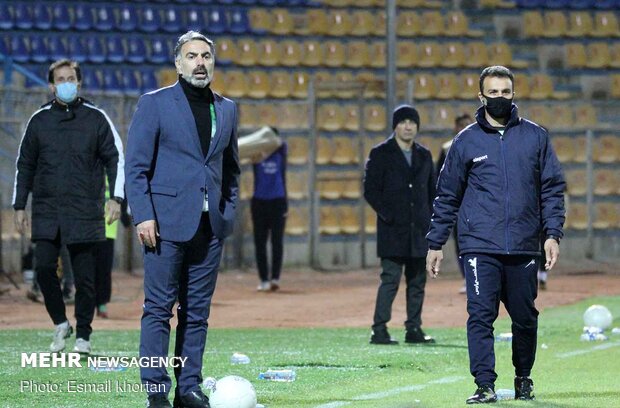 دیدار تیم های فوتبال گل گهر سیرجان و استقلال تهران
