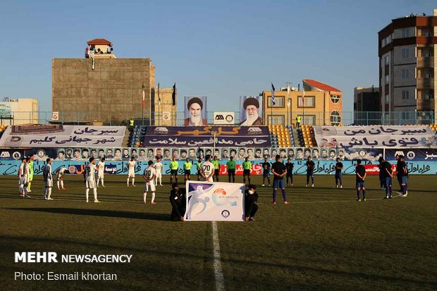 دیدار تیم های فوتبال گل گهر سیرجان و استقلال تهران
