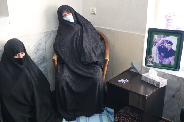 لحظه خبر پیدا شدن شهید گمنام به مادرش
