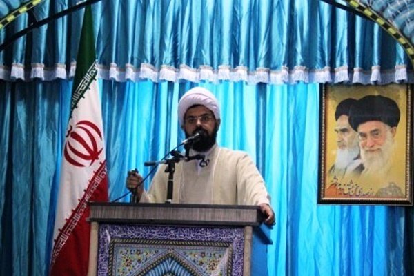 شهید سلیمانی نقشه‌های پلید آمریکا را در خاورمیانه را خنثی کرد