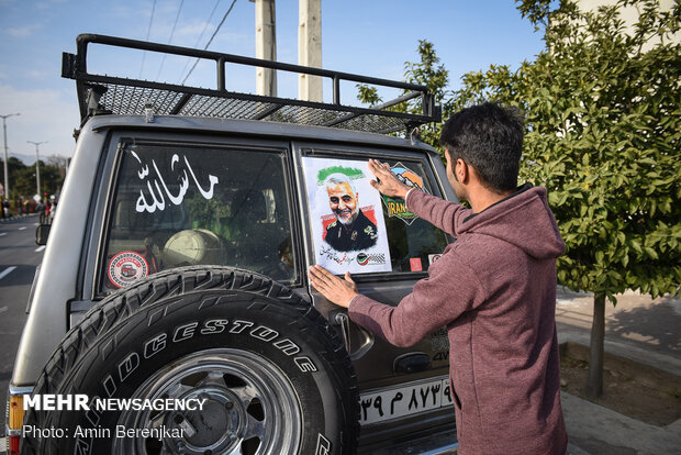 Vehicle parade on martyr Soleimani's 1st anniv. in Shiraz