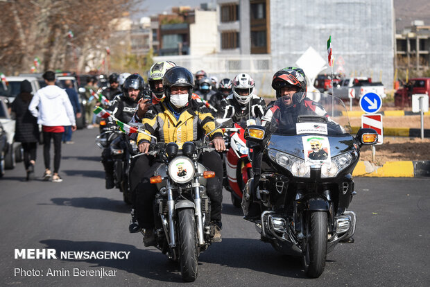 Vehicle parade on martyr Soleimani's 1st anniv. in Shiraz