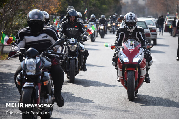 Vehicle parade on martyr Soleimani's 1st anniv. in Shiraz