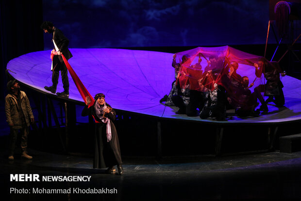 'Soldier' on stage in Tehran
