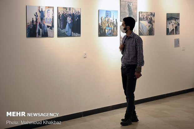 Artists showcase Gen. Soleimani pictures in Kish gallery
