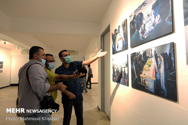 Artists showcase Gen. Soleimani pictures in Kish gallery
