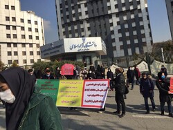 اعتراض دانشجویان دکتری آزاد به بخشنامه جدید دفاع از پایان نامه