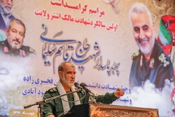 شهید سلیمانی مدافع حقوق مظلومان در جنگ با دشمنان انقلاب بود