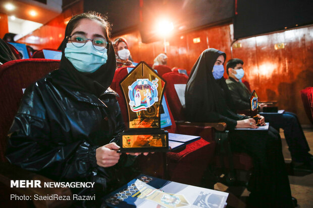 همایش تجلیل از برگزیدگان شاهد و ایثارگر حائز رتبه‌های زیر ۱۰۰ کشوری آزمون سراسری ۹۹