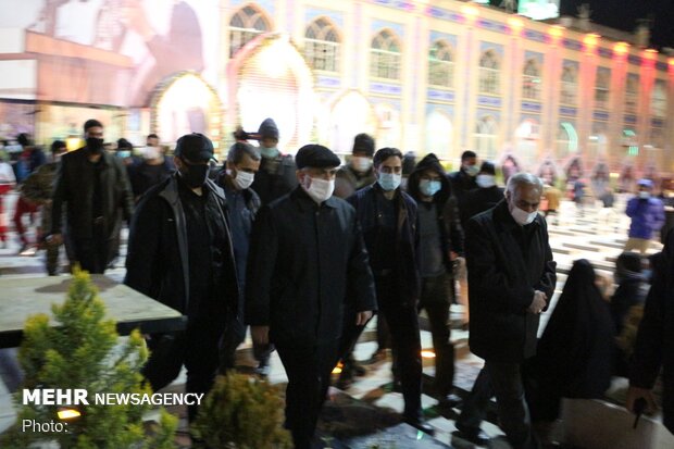 Gha'ani visits burial place of Martyr Soleimani in Kerman