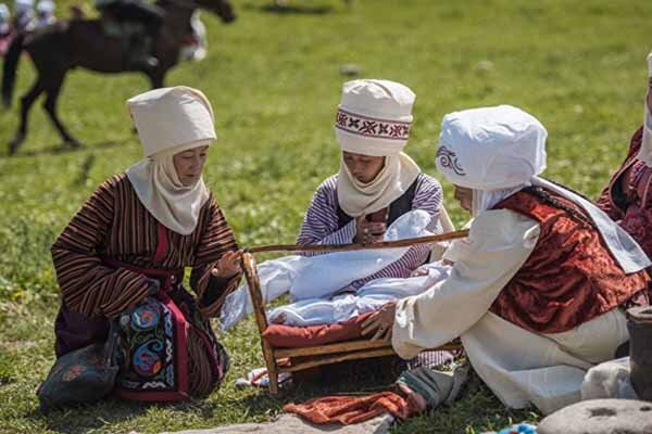 سنت‌ها و جشن‌های مربوط به تولد نوزاد میان قرقیزها