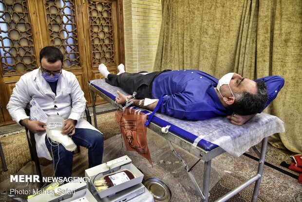 نذر خون در مسجد گلشن