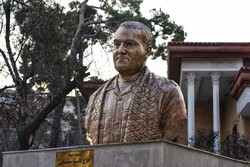 Martyr Soleimani’s bust installed in Gheytarieh Park