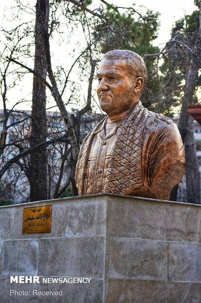 Martyr Soleimani’s bust installed in Gheytarieh Park