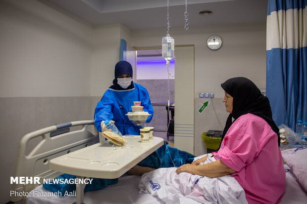 فعالیت طلاب جهادی در بیمارستان