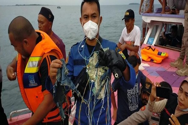 VIDEO: Wreckage of plane found near Jakarta