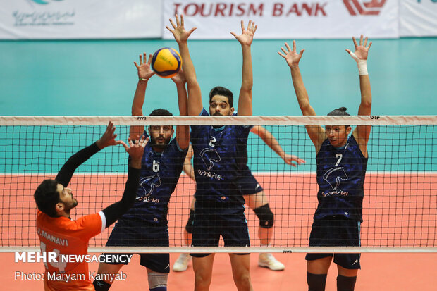 دیدار والیبال پیکان و سایپا